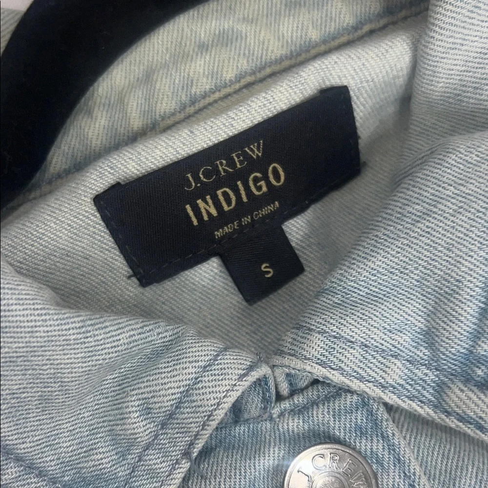 Women’s J Crew Indigo Light Blue Jean Jacket Small - Picture 2 of 9